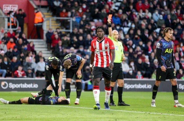 Luke Shaw khóc thét với bậc thầy rê bóng của nước Anh - Bóng Đá