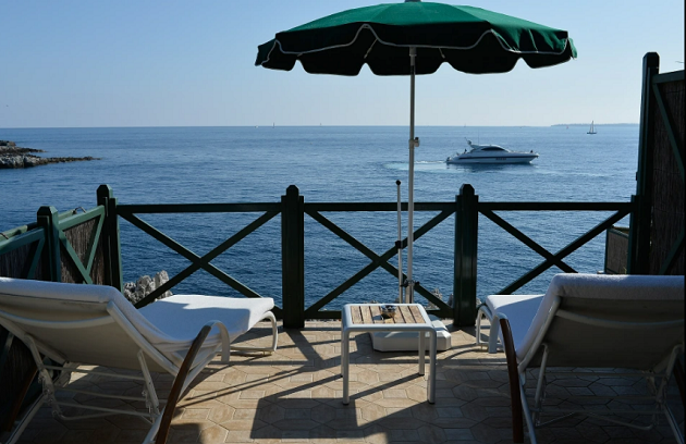 Kỳ nghỉ xa hoa của Grealish và bạn gái - Bóng Đá