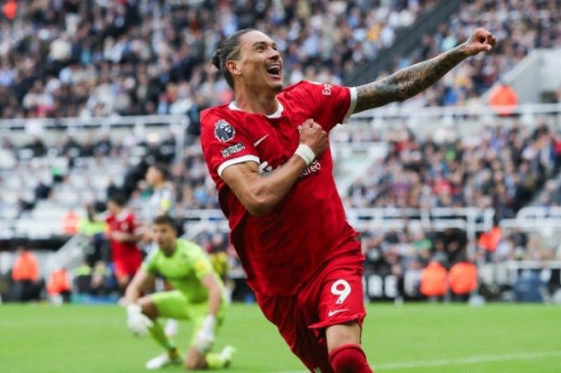 Mike Dean explains why VAR was RIGHT for both big calls in Arsenal's 3-1 win over Man Utd - Bóng Đá