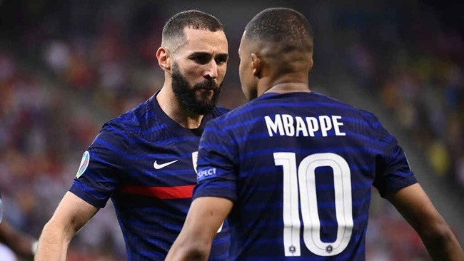 Có Benzema, Real càng thêm đúng khi muốn chiêu mộ Mbappe - Bóng Đá