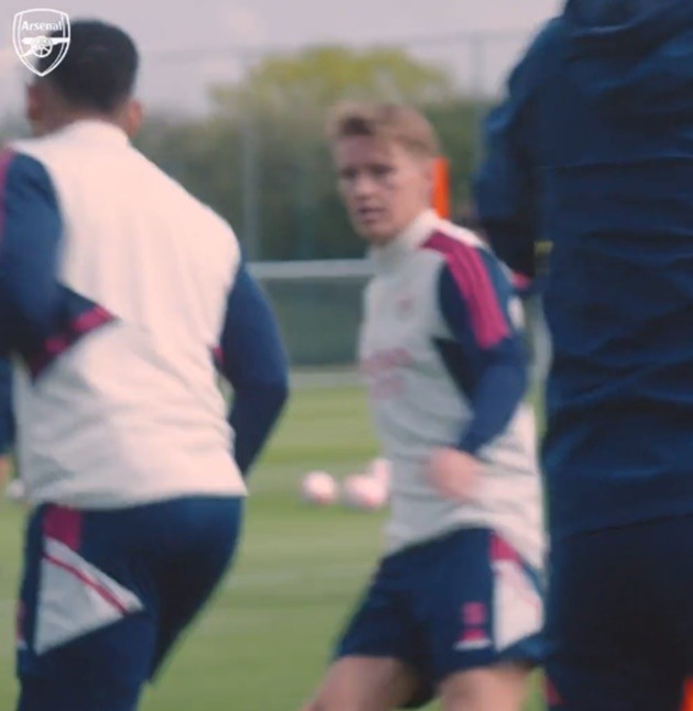 West Ham fans take to the streets to celebrate - Bóng Đá