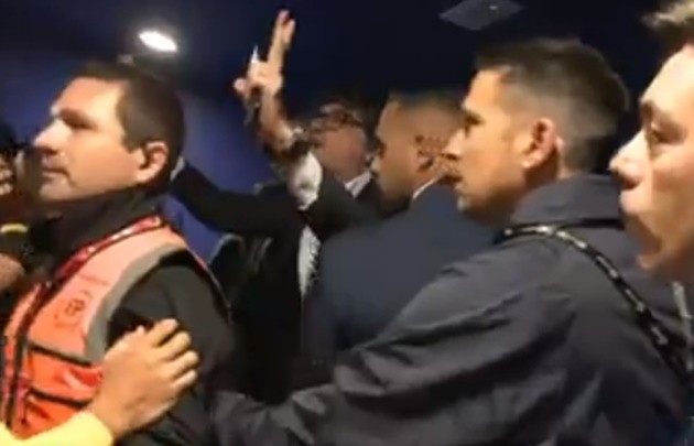 Ramsdale cưới vợ - Bóng Đá