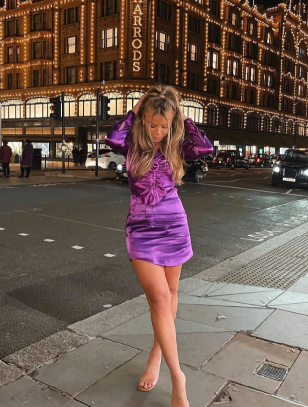 Inside Newcastle legend Alan Shearer’s stunning daughter Hollie’s glam life from singing career to bikini-clad holidays - Bóng Đá