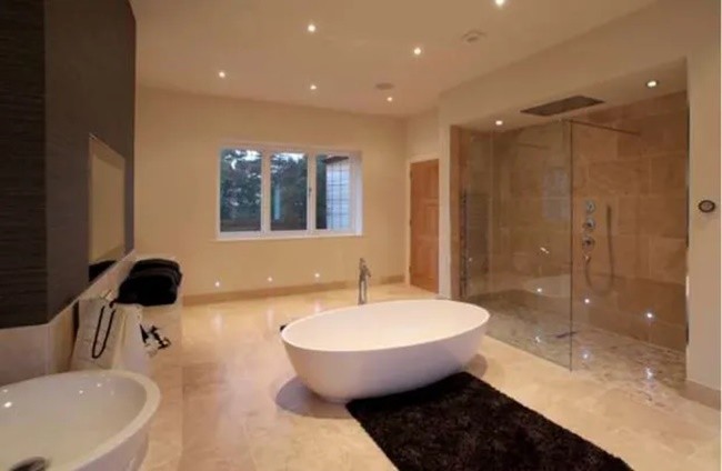 Inside Benjamin Mendy’s £5M isolated mansion as ex-Man City star puts home on market - Bóng Đá