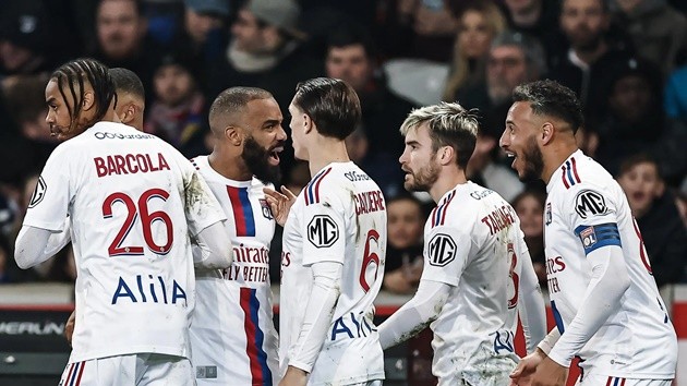 Arsenal’s Xhaka ‘lucky not to get red card’ for moment of madness vs Liverpool - Bóng Đá