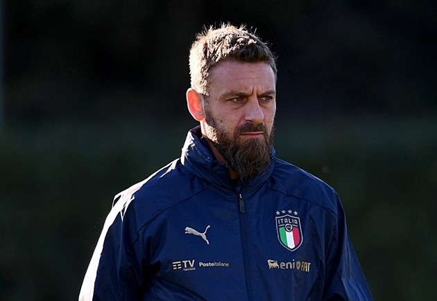 Ngày đầu tiên De Rossi làm HLV - Bóng Đá
