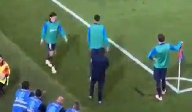 Mbappe nhận đòn đau từ 'cỗ máy đánh chặn' Morocco - Bóng Đá