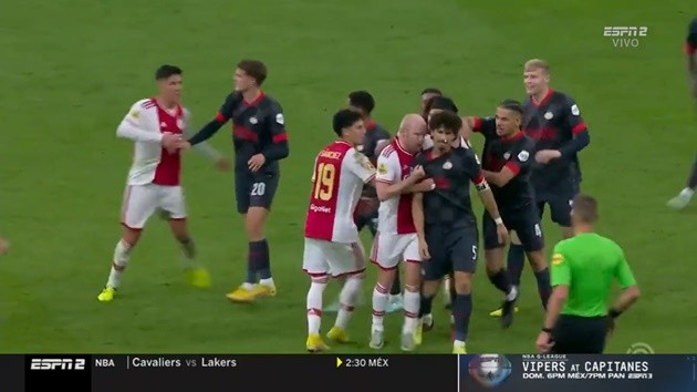 Một Emi Martinez quái chiêu và đầy tinh ranh đã át vía tuyển Pháp - Bóng Đá