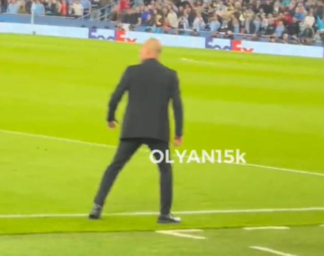 Martial has turned up for training at the wrong time - Bóng Đá