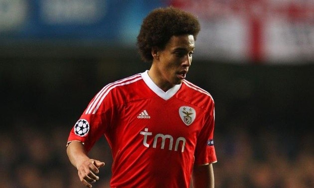 Inside the abandoned 50,000-seat stadium that has homeless people living in stands - Bóng Đá