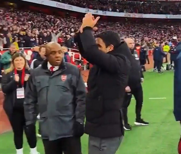 Jesus ăn mừng cùng Nelson - Bóng Đá