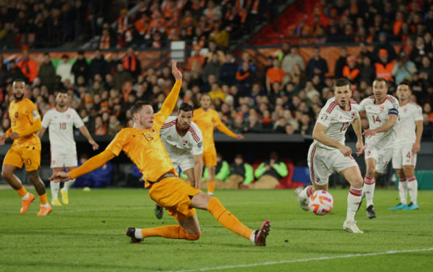 CĐV 'troll' nhiệt tình Weghorst  - Bóng Đá