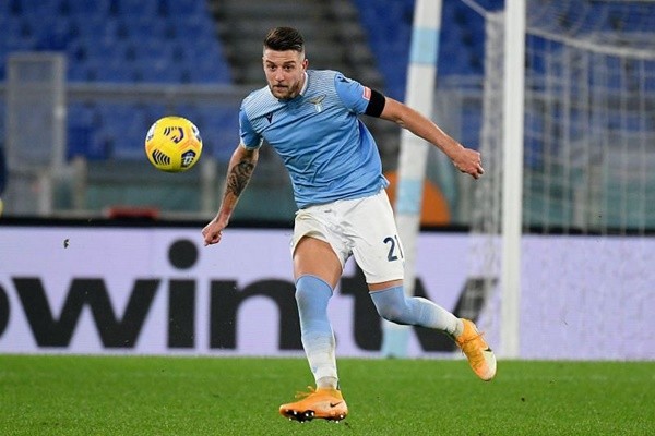 Louis van Gaal ca ngợi tính chiến đấu của Weghorst - Bóng Đá