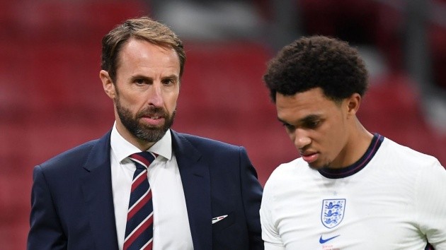 Trent Alexander-Arnold đang trở thành một tiền vệ trung tâm? - Bóng Đá