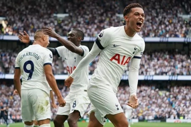 Brennan Johnson và hành trình chiếm được lòng tin của Postecoglou - Bóng Đá