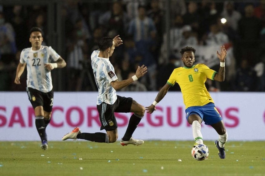 Fred xuất sắc có trận đấu để đời trước Argentina, làm Messi lu mờ - Bóng Đá