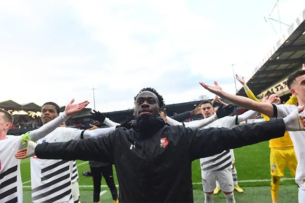 EINTRACHT FRANKFURT LOOK TO LIGUE 1 FOR THEIR NEXT STRIKER SIGNING - Bóng Đá