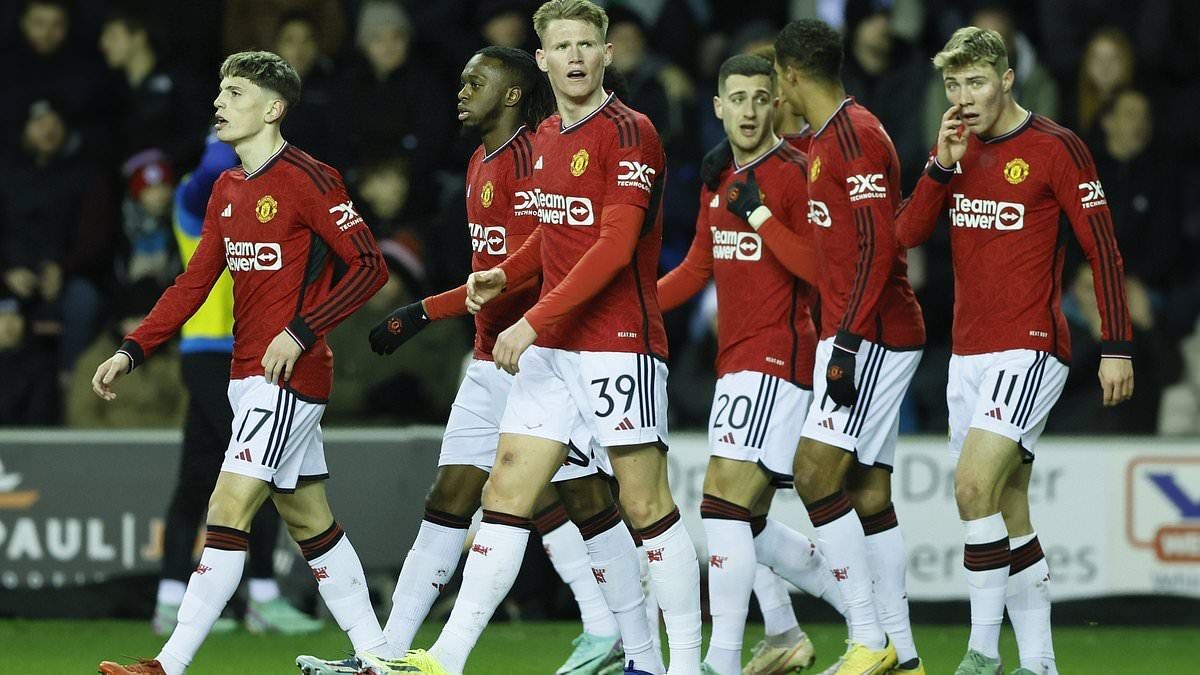 Roy Keane makes blunt Erik ten Hag sack prediction after 'unimpressive' Wigan win - Bóng Đá
