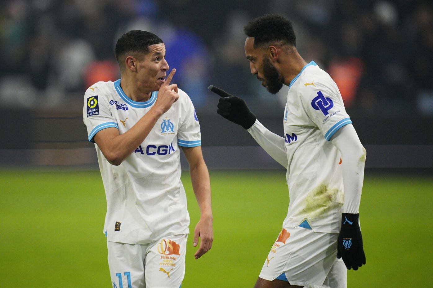 Aubameyang thăng hoa tột đỉnh, góp 3/3 bàn giúp đội nhà thắng đậm - Bóng Đá