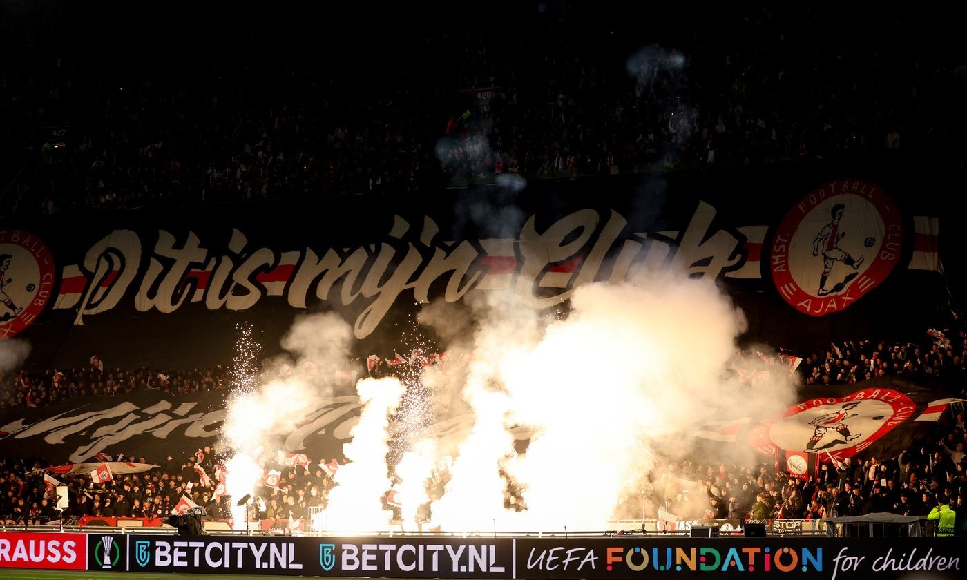 Villa hòa Ajax trong trận cầu có hai thẻ đỏ - Bóng Đá