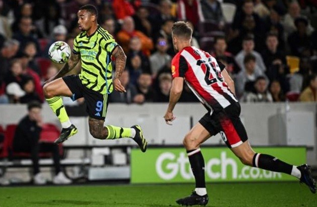Nelson tỏa sáng, Arsenal nhọc nhằn vượt qua Brentford - Bóng Đá