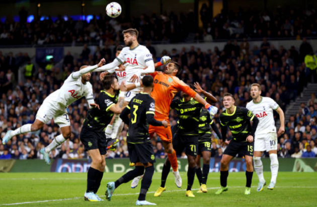 VAR oan nghiệt, Tottenham mất điểm giây cuối; Liverpool thị uy trước Ajax - Bóng Đá
