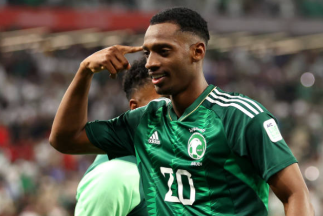 Bùng nổ 10 phút cuối, Real duy trì mạch toàn thắng - Bóng Đá