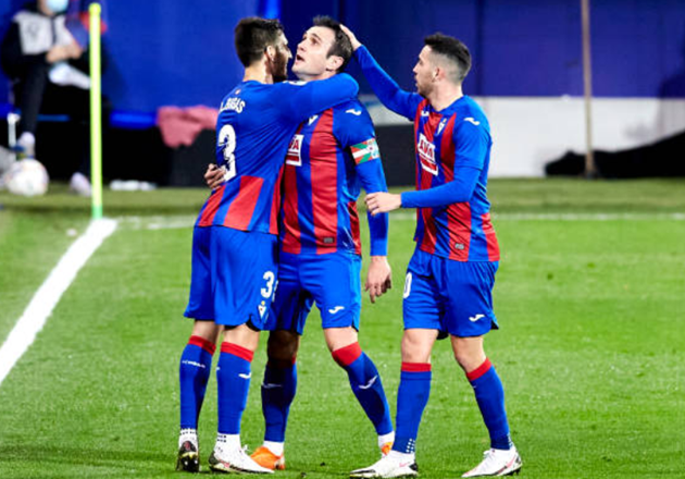 Dynamo Kiev - Barcelona - Bóng Đá