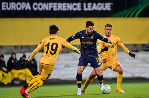 Cản 2 penalty + 17 cứu thua, thủ môn hay nhất World Cup lộ diện - Bóng Đá