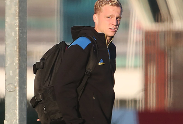  Man Utd flops arrive at Manchester airport to fly out to Spain for Carrick’s first game in charge against Villarreal - Bóng Đá