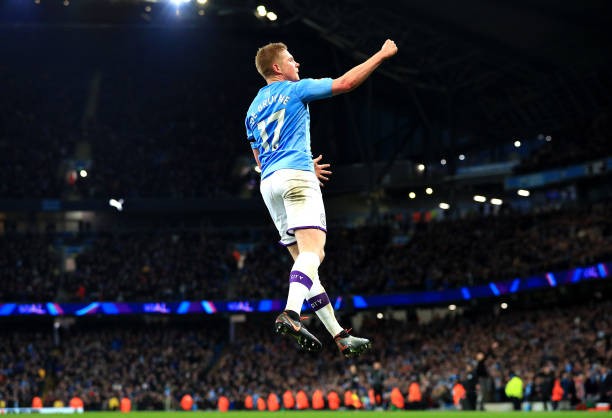 De Bruyne rực sáng, Man City kiên trì bám đuổi Liverpool - Bóng Đá
