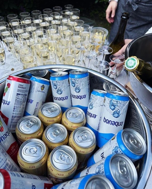 Premier League’s ‘hottest Wag’ puts on busty display in low-cut dress during ‘weekend of love’ - Bóng Đá