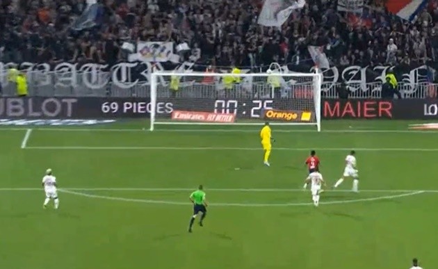 Declan Rice ở đâu khi đặt cạnh Rodri? - Bóng Đá