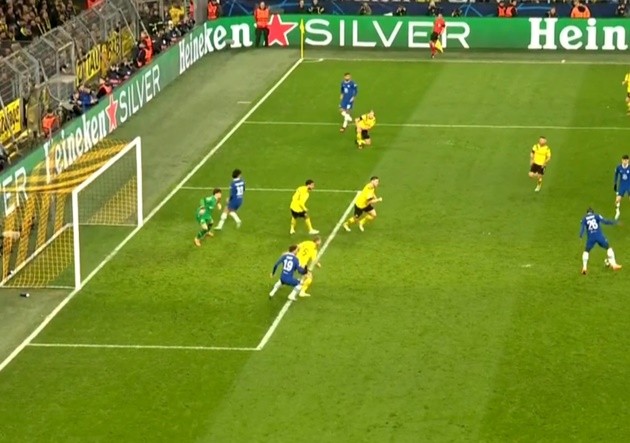 Jordi Alba breaks down in tears - Bóng Đá