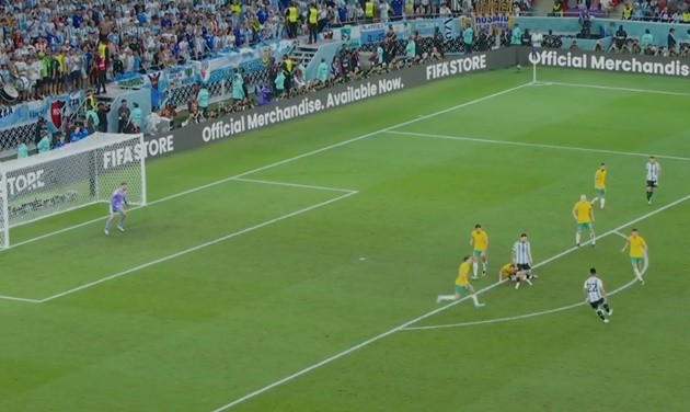 Real Betis fans clash with riot police during Man Utd game  - Bóng Đá