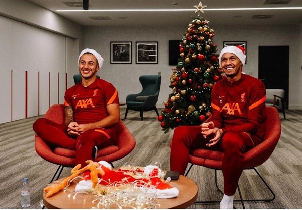 Toàn cảnh màn 'bóp team' cực mạnh dâng 3 điểm cho Liverpool - Bóng Đá