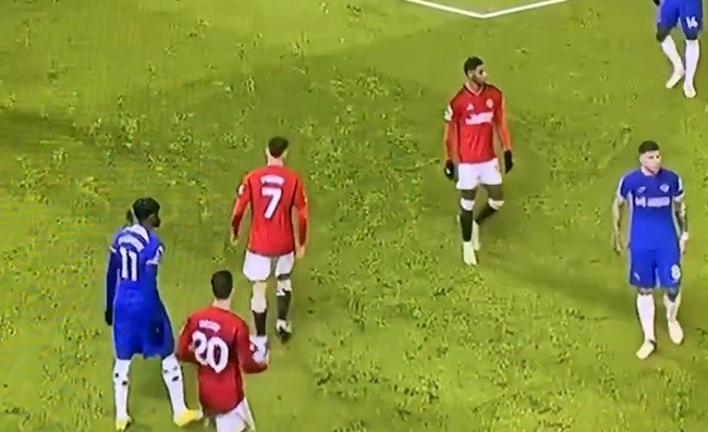 Mount đụng độ nảy lửa với Enzo - Bóng Đá