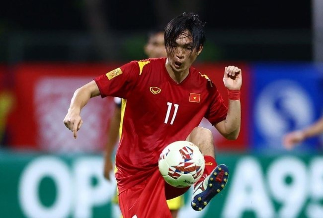 Tuấn Anh nhận vinh dự từ AFF Cup trước đại chiến Thái Lan - Bóng Đá