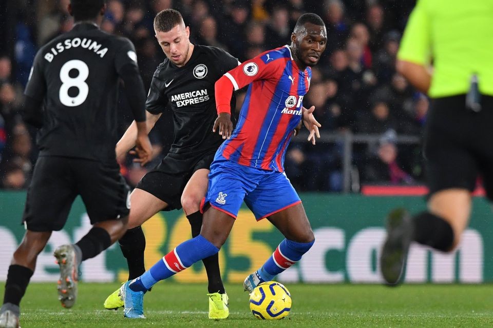 Alejandro Garnacho reacts to Lisandro Martinez celebration after Manchester United star's World Cup win - Bóng Đá