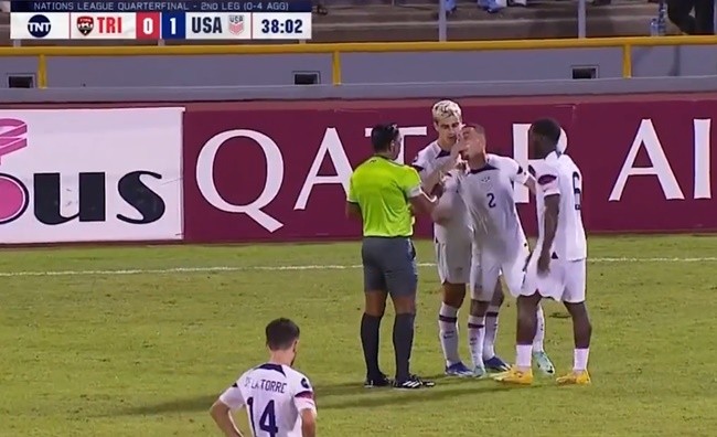 Barcelona’s Dest sent off for two yellows in 30 secs - Bóng Đá