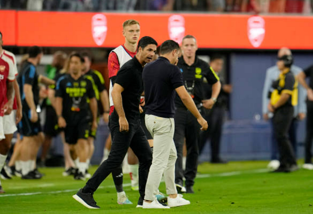 Arteta phản hồi chỉ trích của Xavi - Bóng Đá