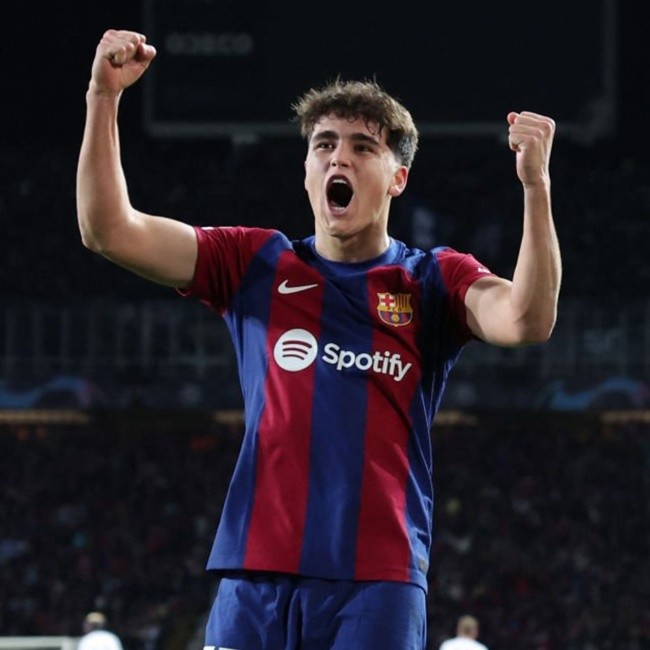 Sao trẻ 17 tuổi Barca 