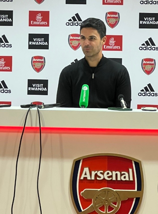 Sân Emirates chào đón 2 con người đặc biệt trở lại - Bóng Đá