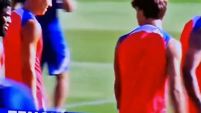 Felix tức giận trên sân tập - Bóng Đá