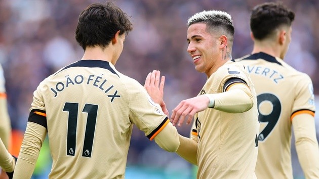 Inside the abandoned 50,000-seat stadium that has homeless people living in stands - Bóng Đá