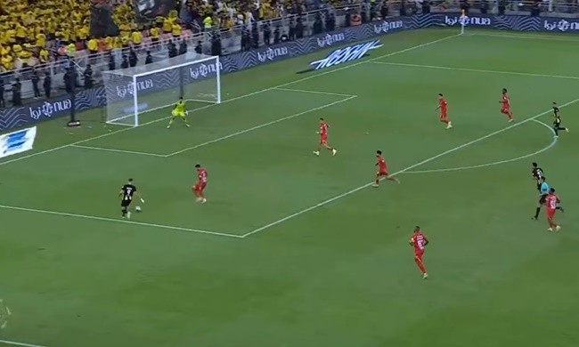 Hai thái cực của Benzema - Bóng Đá