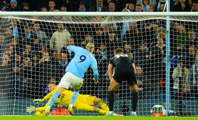 Màn đáp trả hoàn hảo của Pep dành cho Ibra - Bóng Đá
