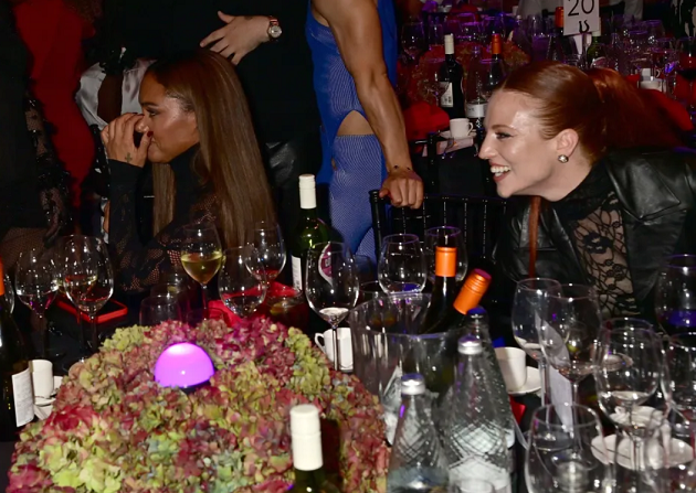 Cựu danh thủ Tam sư gây sốt khi diện đồ xuyên thấu - Bóng Đá