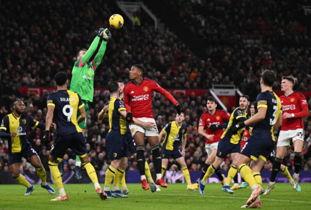Man Utd thảm bại 3 bàn không gỡ trước Bournemouth - Bóng Đá