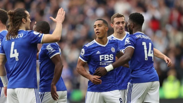 Hàng thủ như mơ ngủ, Man Utd thảm bại trước Leicester City - Bóng Đá
